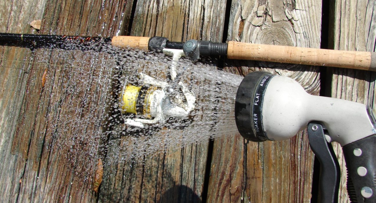 How To Clean, Oil, and Grease a Fishing Spinning Reel 